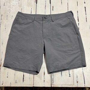 THE NORTH FACE MENS GRAY 9” BERMUDA SHORTS• Size 38